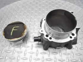120z0131ab Ducati 2015 15-18 Diavel Front Horizontal Cylinder Barrel Jug Piston Engine Lot