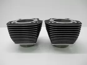 16800097 Harley Davidson 17-18 Harley-davidson Touring Softail Oem 107 Inch Milwaukee 8 Cylinders With Pistons