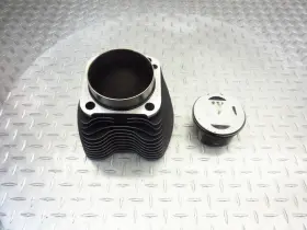21961-07 Harley Davidson 2011 Harely Road King Classic Flhrc Rear Piston Cylinder Barrel Engine