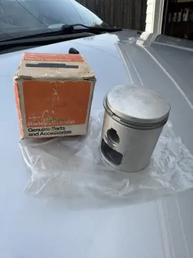 22031-73p Harley-davidson Aermacchi 1973-1975 X90 Z90 Nos Std. Piston And Ring Set Original Box