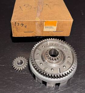 Harley Davidson 37450-74p Aermacchi Sx175 Clutch Basket And Primary Drive Gears