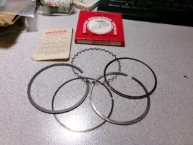 13011-434-003 Honda 1979-83 Xr Xl 250 Standard Ring Set Nos Oem