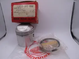 13019-302-000 Honda 1969-1973 Nos Cb175 Cl175 Sl175 .25 Oversize Piston Kit 13019-302-000 Honda 1969-1973 Nos Cb175 Cl175 Sl175 .25 Oversize Piston Kit