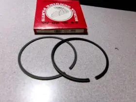 13031-381-003 Honda 1973-76 Cr250m Cr Mr 250 2nd Over 0.50 Ring Set Nos Oem