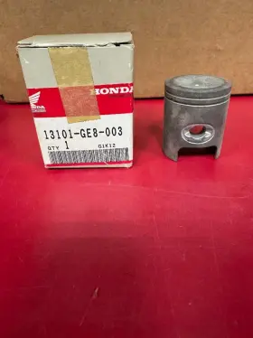 13101-ge8-003 Honda Nos Genuine Piston Std Bore Fits Aero 50 13101-ge8-003 Honda Nos Genuine Piston Std Bore Fits Aero 50