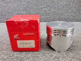 Honda 13102-890-010 Genuine Factory Piston Made In Japan