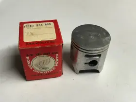 13102-gc4-000 Honda Oem 1982 Cr80 Piston Assy 0.25 Os -