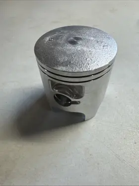 13103-ka3-760 Honda New Oem Cr125 Piston 13103-ka3-760 Honda New Oem Cr125 Piston