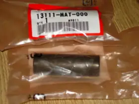 13111-mat-000 Honda 97-03 Cbr1100xx Blackbird Genuine Piston Gudgeon Pin