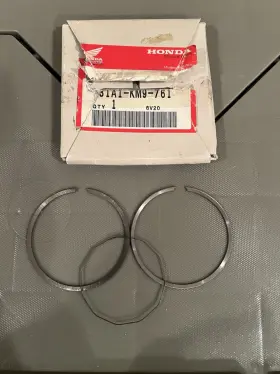 131a1-km9-761 Honda 131a1km9761 Ns400r Ns400 Piston Ring Set Nos New Genuine Part