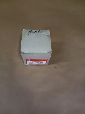13101-890-010 Honda C1101361a Vintage New Old Stock Genuine Piston Std G400 Gv400 13101-890-010 Honda C1101361a Vintage New Old Stock Genuine Piston Std G400 Gv400