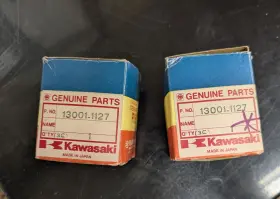 13001-1127 Kawasaki Oem Gpz 550 Kz550 Pistons Set Of 2 Nos 13001-1127 Kawasaki Oem Gpz 550 Kz550 Pistons Set Of 2 Nos