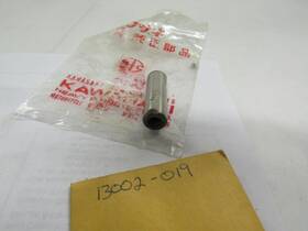 Kawasaki 13002-019 1969-1982 Kv75 Kz1300 Mt1 Piston Pin Nos