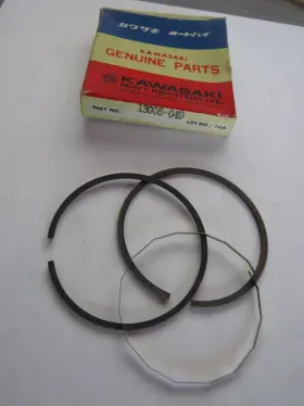 13008-049 Kawasaki Kh400 Piston Ring Set Kh 400 S3 Std Nos Oem Om27 13008-049 Kawasaki Kh400 Piston Ring Set Kh 400 S3 Std Nos Oem Om27