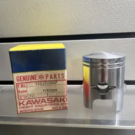 13027-1007 Kawasaki Vintage Nos Piston O/s .040 Kd/ke/km 100