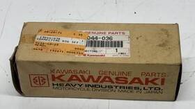 Kawasaki 13044-036 Nos Oem Crankshaft Connecting Rod Kit Kx125 Kx 125 74 75 79