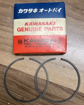 13024-038 Kawasaki Original Oe Vintage Nos Piston Ring Set .040 Os F8