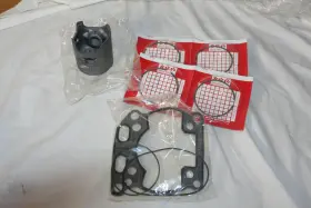 12102-37811 Suzuki New Oem Piston Kit Or Top End Engine 01-02 Rm250 12102-37811 Suzuki New Oem Piston Kit Or Top End Engine 01-02 Rm250