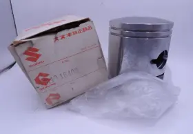 12110-18402 Suzuki 1969-1975 T250 Gt250 Nos Oem Standard Bore Piston