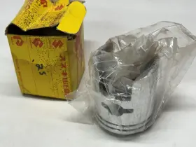 12110-26120 Suzuki New Genuine Piston For Tm75 Ts75 Nos 0.25 Over Size 17 12110-26120 Suzuki New Genuine Piston For Tm75 Ts75 Nos 0.25 Over Size 17