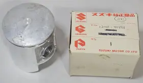 12110-40991 Suzuki 12110-40312 1 New 1980 Genuine Rm250 Standard Std Piston Rm 250 Oem Nos