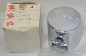 12110-40400 Suzuki 1 New 1979-1980 Genuine Rm 400 Standard Piston Rm400 Nos Oem 12110-40400 Suzuki 1 New 1979-1980 Genuine Rm 400 Standard Piston Rm400 Nos Oem