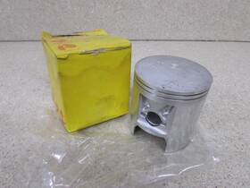 Suzuki 12110-41202-025 Nos 76-77 Rm370 Rm 370 Oem Piston .25mm O/s