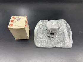 12111-47001 Suzuki New Factory Piston Stk Bore 1977 Gs550