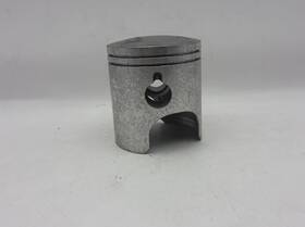 Suzuki 12120-31002 Nos Oem Std Left Side Piston Part # 1210-31002