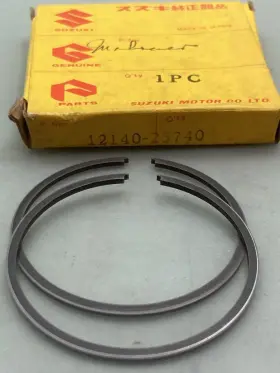 12140-25740 Suzuki New Genuine Piston Ring Set 1.00 O/s Fits Tc90 Ts90 12140-25740 Suzuki New Genuine Piston Ring Set 1.00 O/s Fits Tc90 Ts90