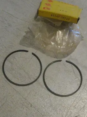 12140-28720 Suzuki Ts125/tc125/rv125/ds125 Piston Rings 1.00 Over Nos