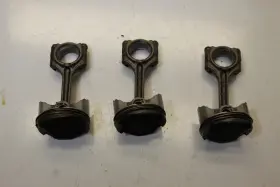 T1120652 Triumph 2006 Daytona 675 Engine Motor Block Pistons Connecting Rod