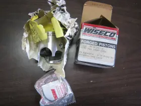 493p3 Wiseco Nos Piston Kit 1983 Honda Cr80r Cr 80 .030 Oversize 493p3 Wiseco Nos Piston Kit 1983 Honda Cr80r Cr 80 .030 Oversize