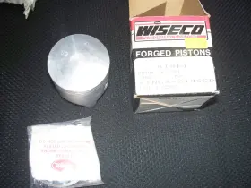 518p1 Wiseco Honda Dirt Bike 1985-1986 Cr 125 Cr125 1st Oversize Piston Kit New