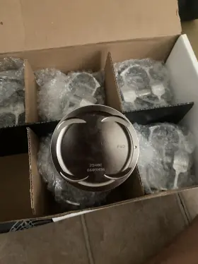 6605m96 Wiseco 96mm 350z Pistons
