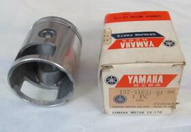 Yamaha 137-11631-61 1964-1966 Ya6 Piston New Oem