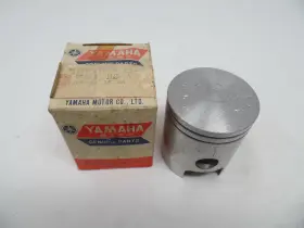 166-11635-00-00 Yamaha Nos Oem Piston .25 1st Over L5t Yl2 Ylcm 67-69 166-11635