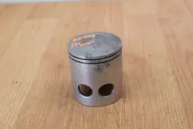 1a1-11635-00-00 Yamaha 1976 Rd400 Piston 1st Over