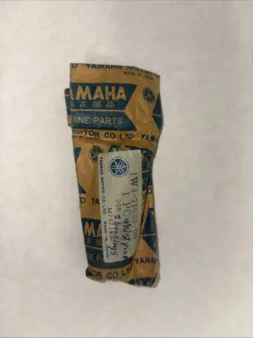 583-11681-00-00 Yamaha 1w4-11633-00 Oem Nos Crank Pin 583-11681-00-00. Also 3 Bearings Included