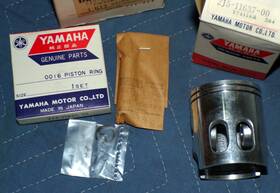 Yamaha 2j5-11630-30 Yz80 Yz 80 Nos Piston Kit 3rd Over Wrist Pin Rings Circlips Oem