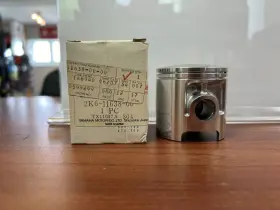 2k6-11638-00-00 Yamaha New Nos Piston 1.00mm Part# 1978-1979 Yz125