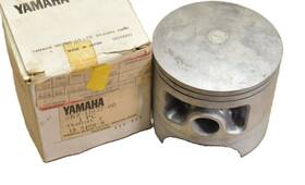 Yamaha 2k8-11637-00 1976 It400 C Yz400 Nos .75 Oversize Piston