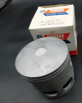 2x7-11636-01 Yamaha Nos Oem Piston .50 2nd Over 1979 1980 It1250 #