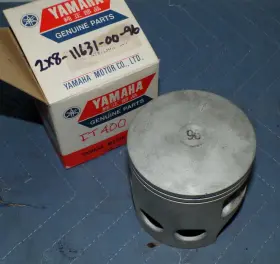 2x8-11631-00-96 Yamaha It 400 Nos Piston Genuine Oem