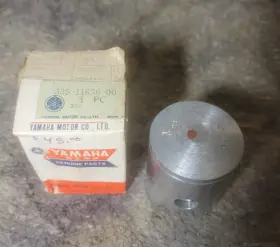 335-11636-00 Yamaha Nos Oem Motor Co. Piston In Box