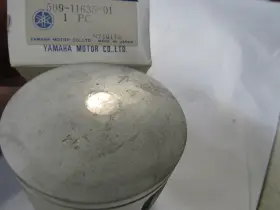 509-11635-01 Yamaha Nos Oem Piston 0.25 1975 Mx250 1976-1977 Yz250 509-11635-01 Yamaha Nos Oem Piston 0.25 1975 Mx250 1976-1977 Yz250