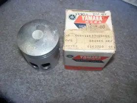 598-11637-00-00 Yamaha 598-11637-00 Dirt Bike 1976 Yz80c Yz 80 3rd .75mm Over Piston New Oem