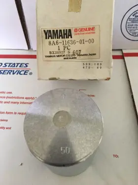 8a6-11636-01 Yamaha Nos Oem Piston 0.50 60.50mm Ex340