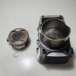 1993 Suzuki VX800 Engine Front Cylinder & Piston Used. Price: $51.69.