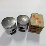 Suzuki GT250 Piston Oversize 0.50 Pair Nos Japan 12110-18402-050 New. Price: $110.00.